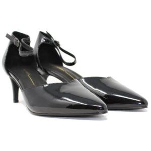 Intentionally blank patent leather pumps, 8